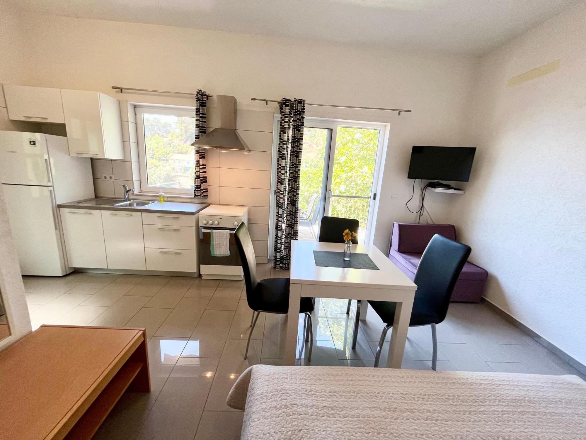 Paradise Apartments - Robinson Getaway Gdinj Екстериор снимка