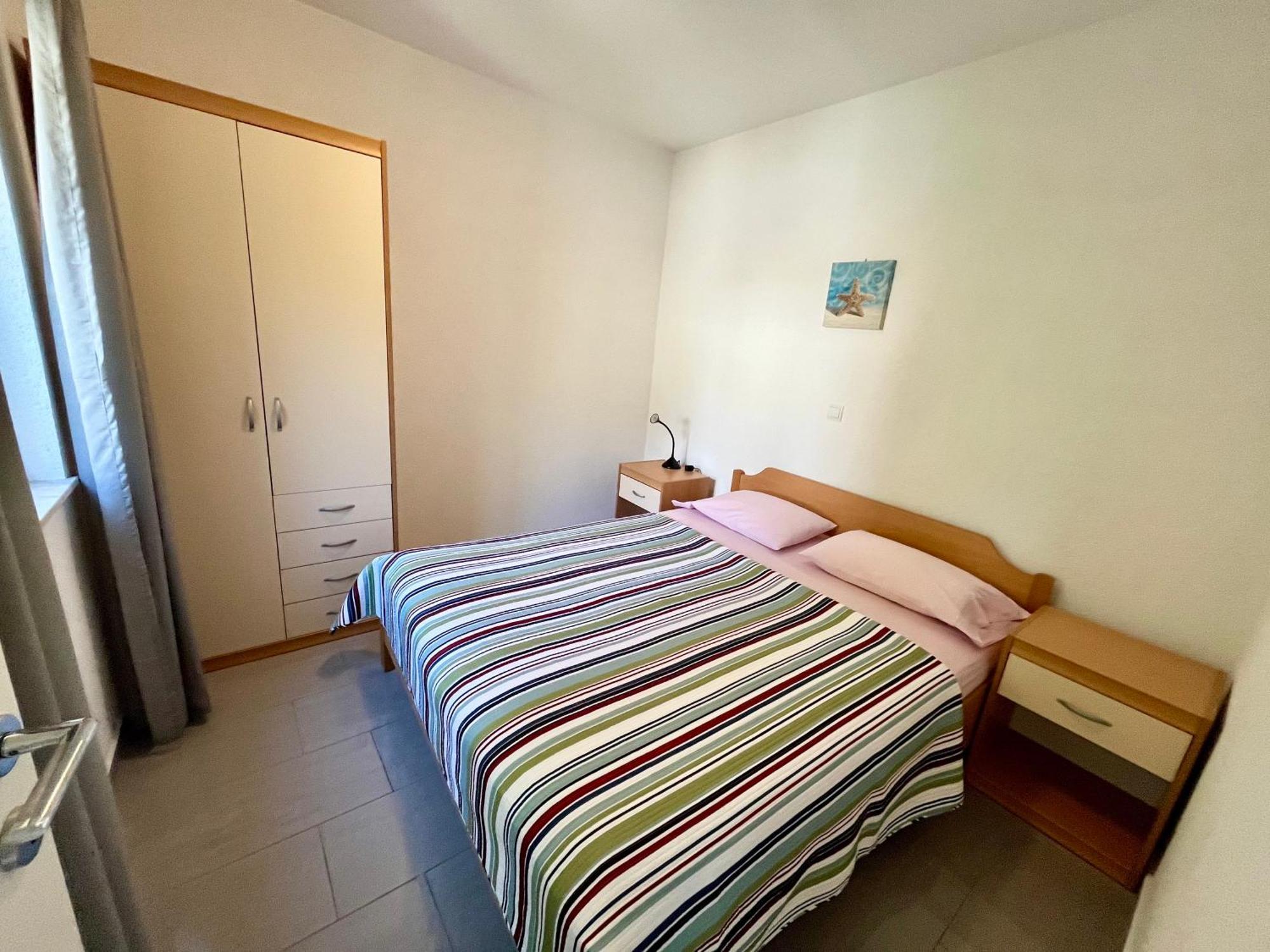 Paradise Apartments - Robinson Getaway Gdinj Екстериор снимка