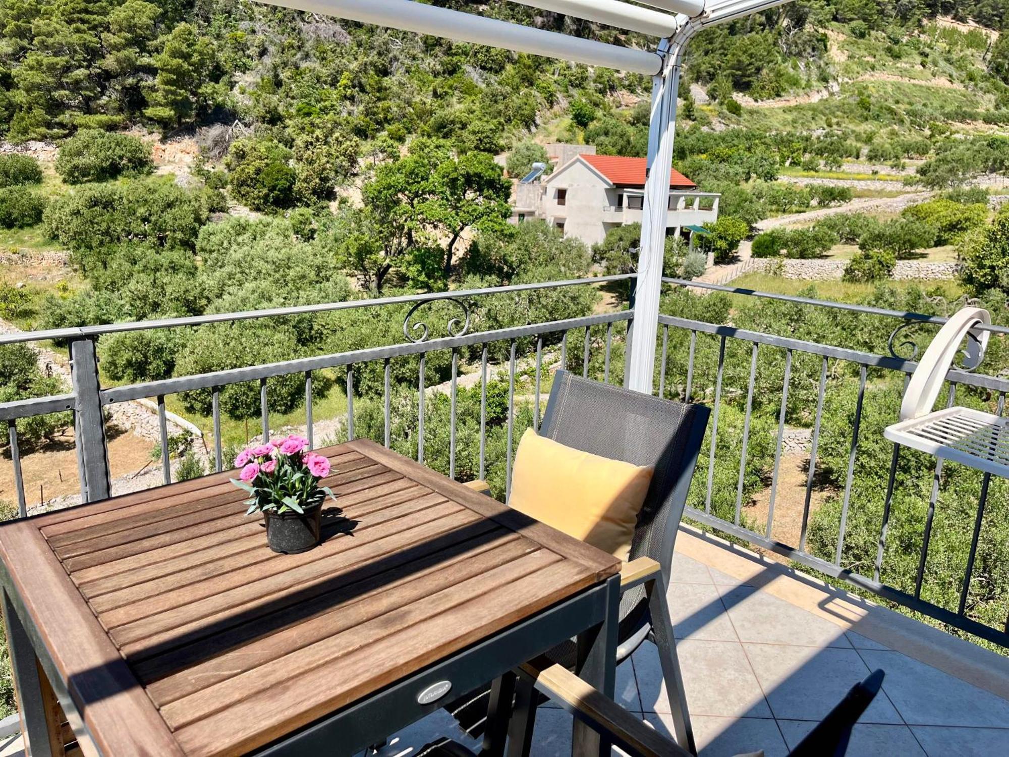 Paradise Apartments - Robinson Getaway Gdinj Екстериор снимка