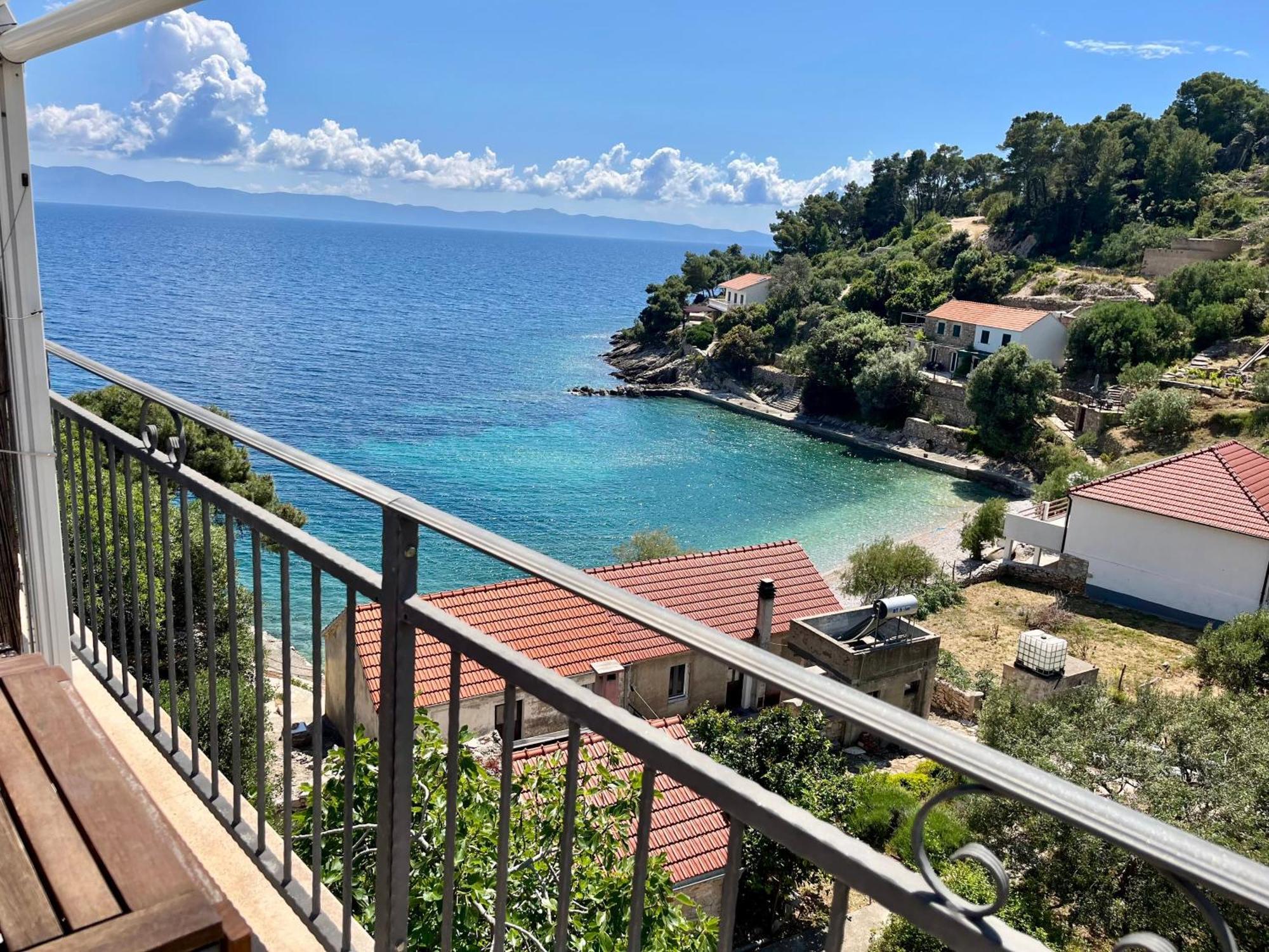 Paradise Apartments - Robinson Getaway Gdinj Екстериор снимка