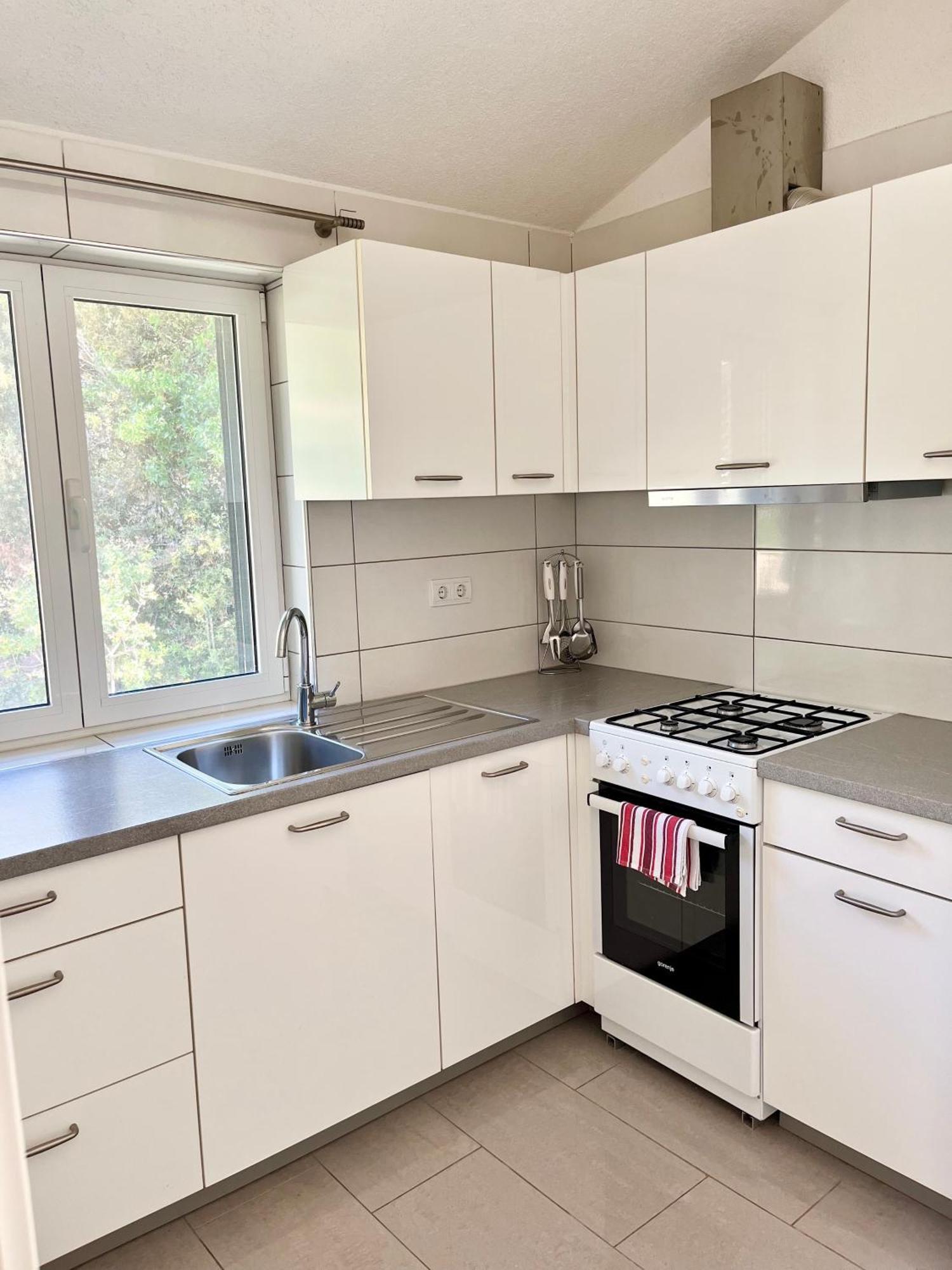 Paradise Apartments - Robinson Getaway Gdinj Екстериор снимка