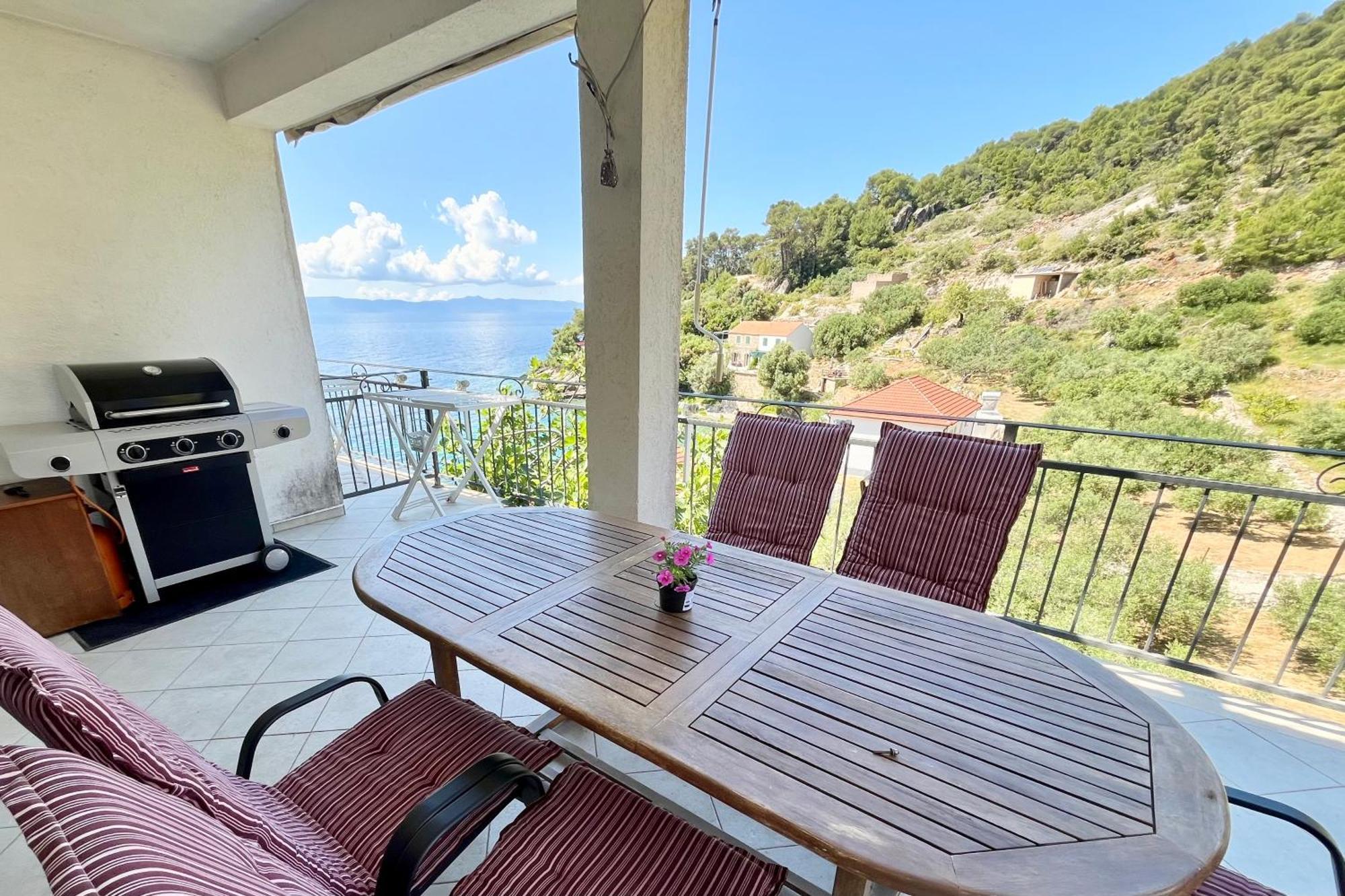 Paradise Apartments - Robinson Getaway Gdinj Екстериор снимка