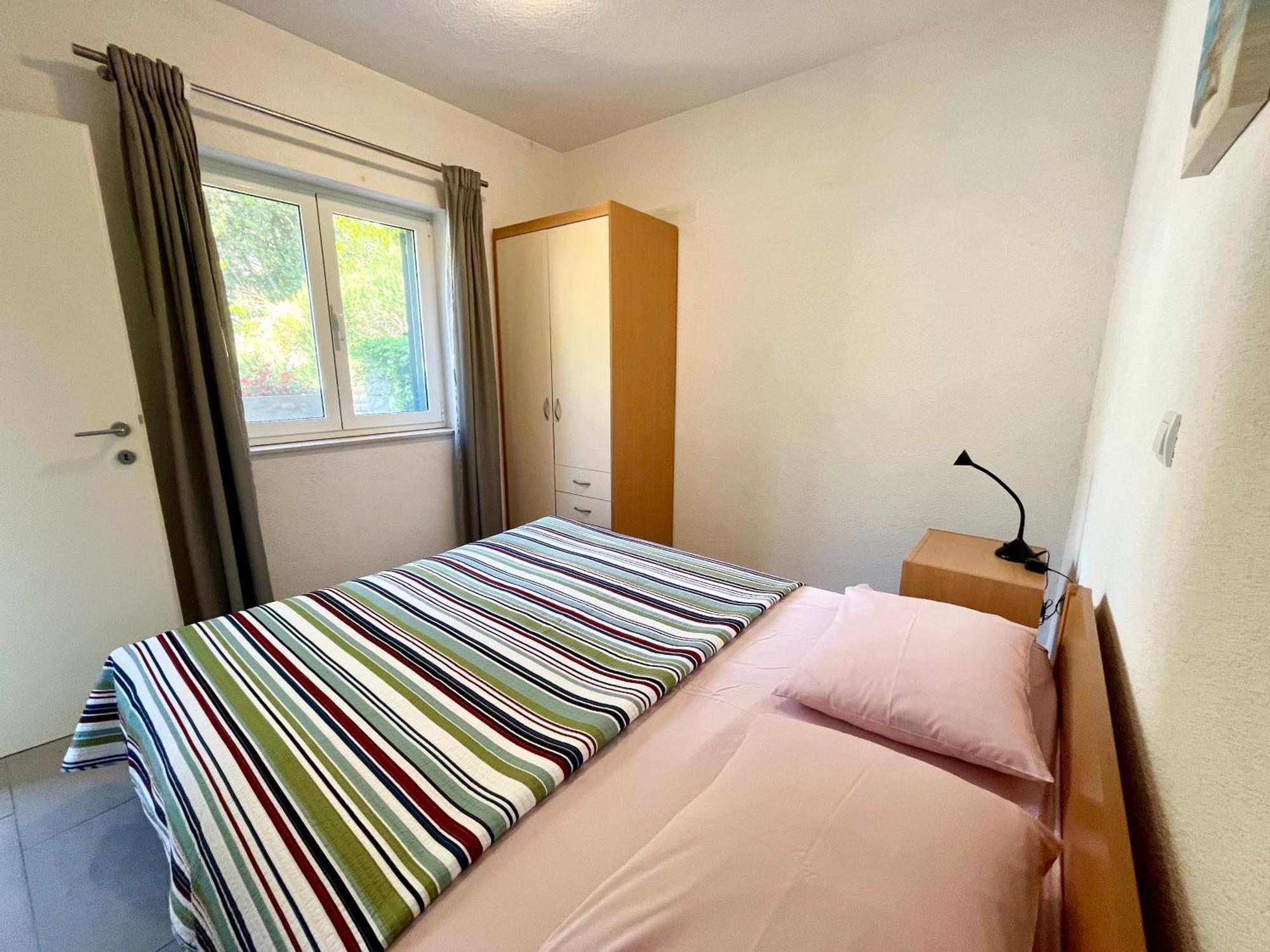 Paradise Apartments - Robinson Getaway Gdinj Екстериор снимка