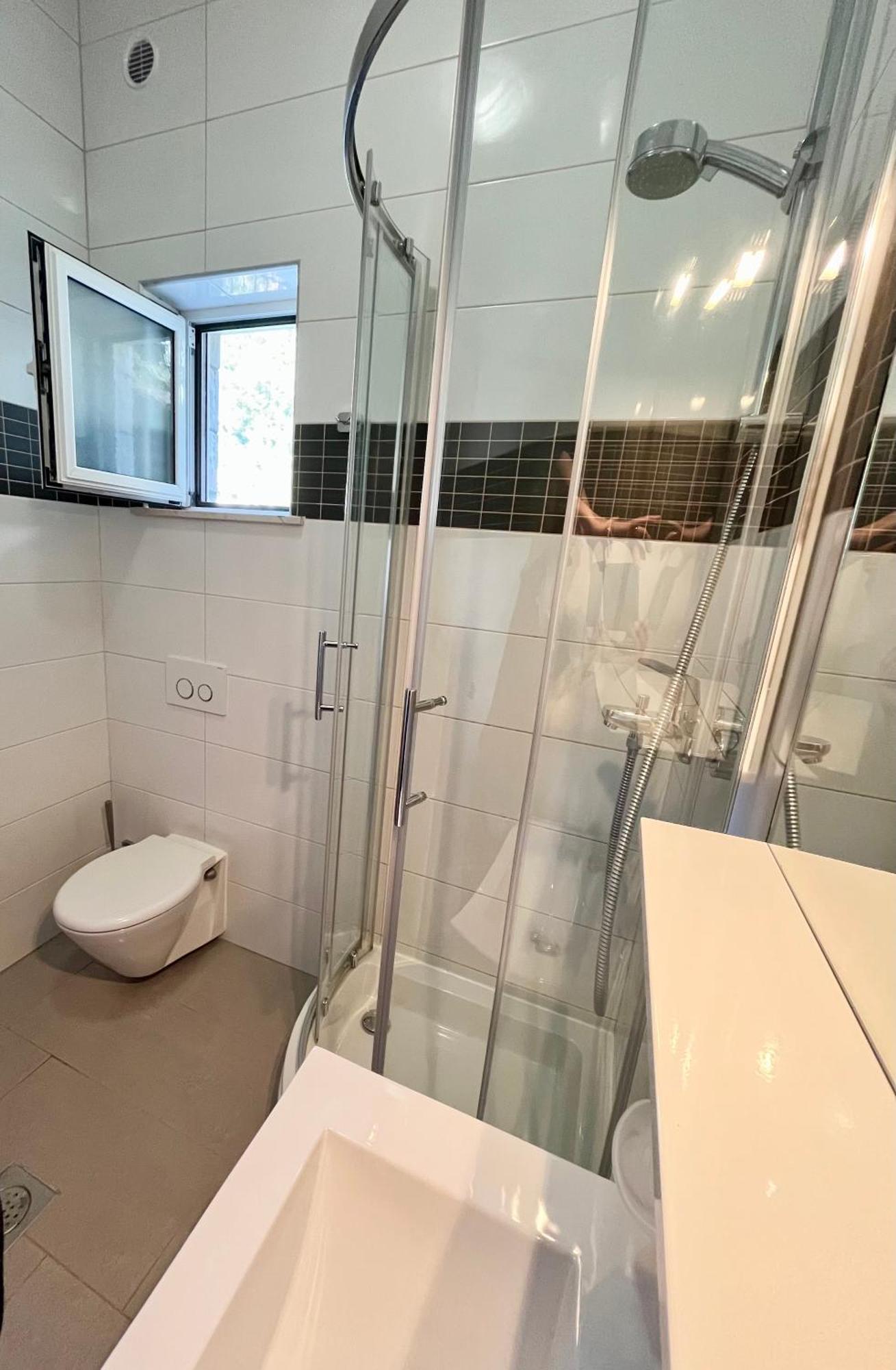Paradise Apartments - Robinson Getaway Gdinj Екстериор снимка