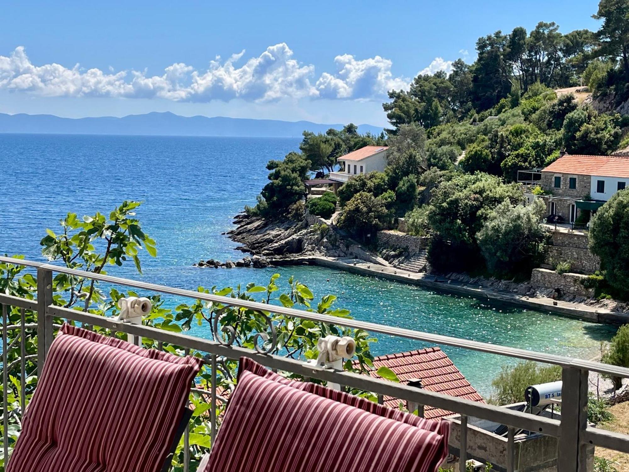 Paradise Apartments - Robinson Getaway Gdinj Екстериор снимка