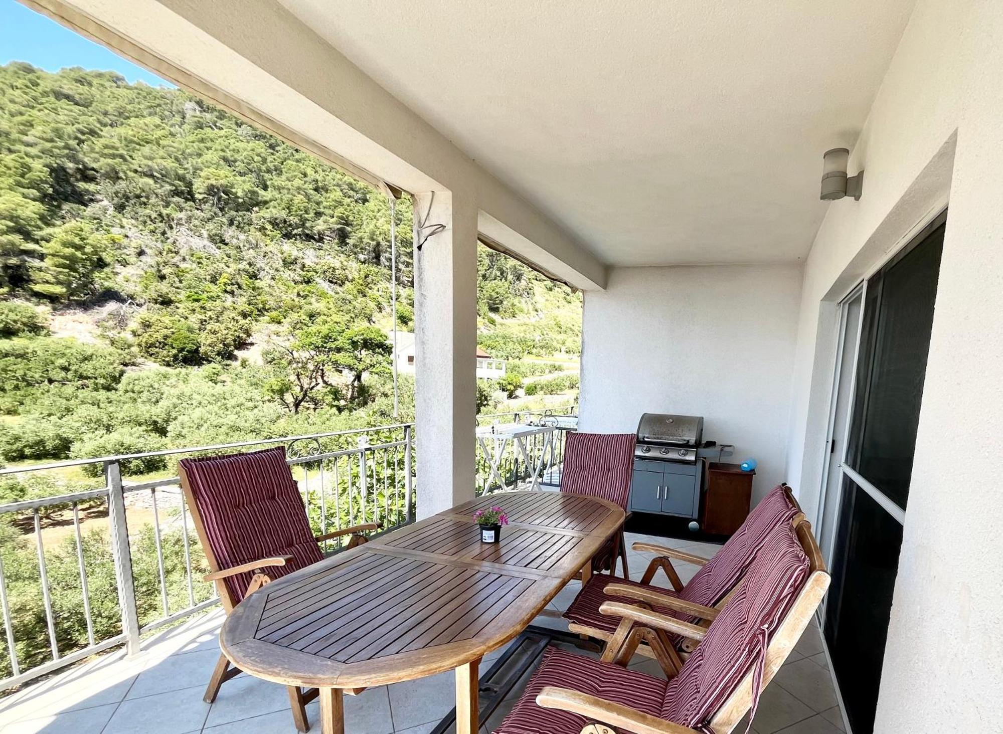 Paradise Apartments - Robinson Getaway Gdinj Екстериор снимка