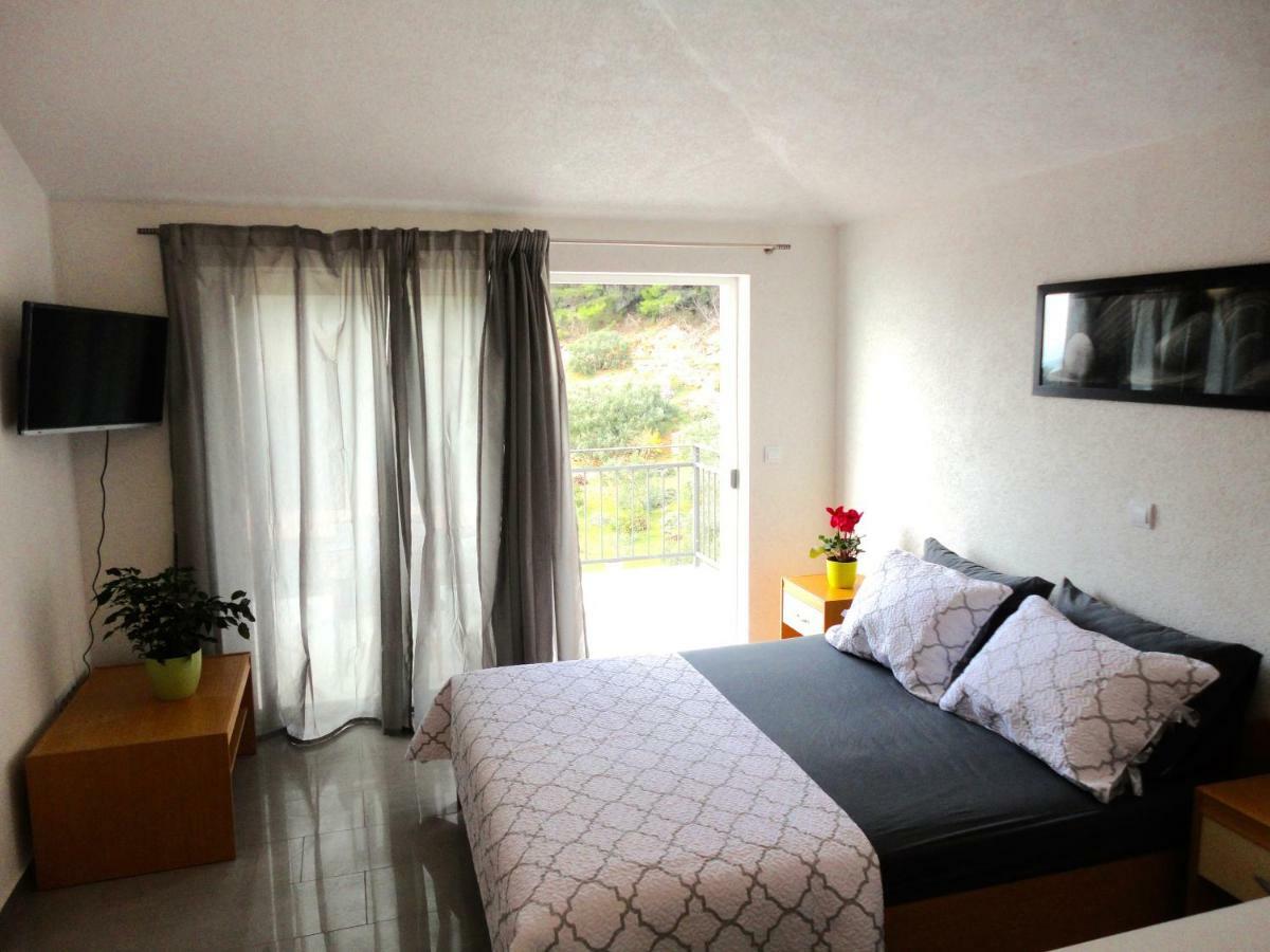 Paradise Apartments - Robinson Getaway Gdinj Екстериор снимка