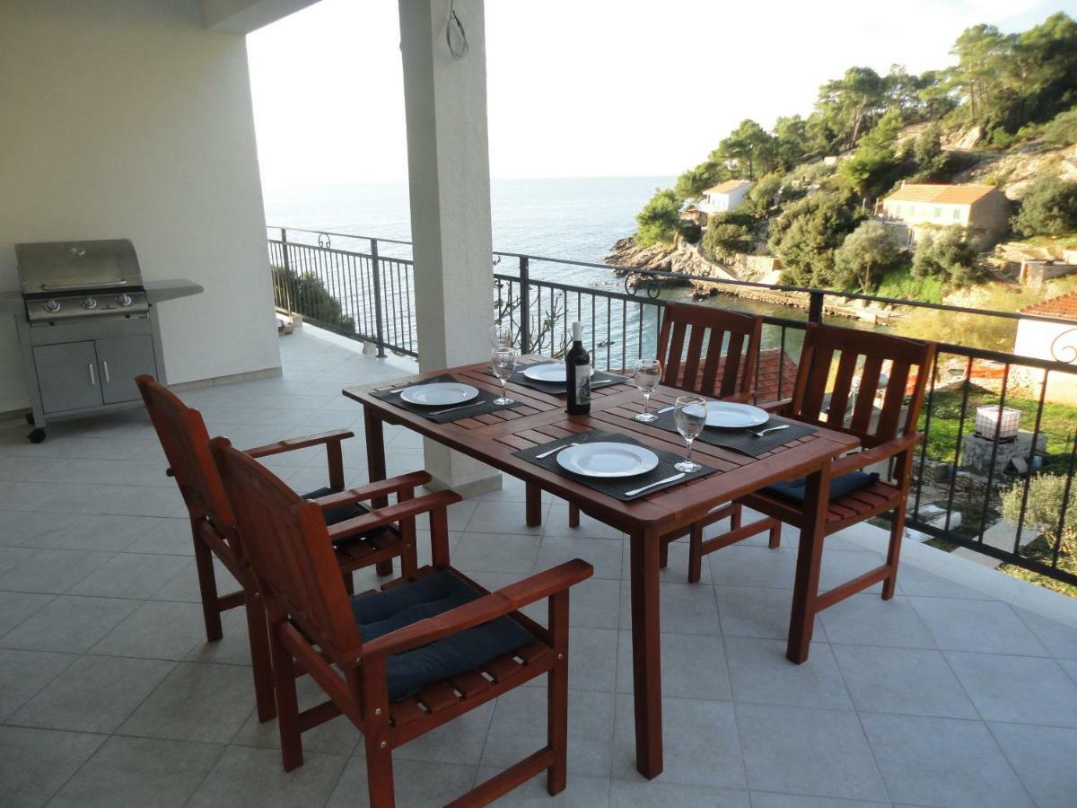Paradise Apartments - Robinson Getaway Gdinj Екстериор снимка