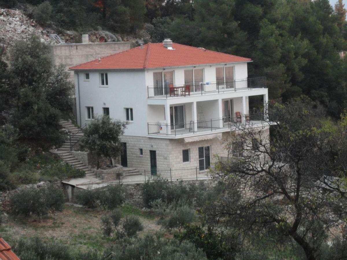 Paradise Apartments - Robinson Getaway Gdinj Екстериор снимка