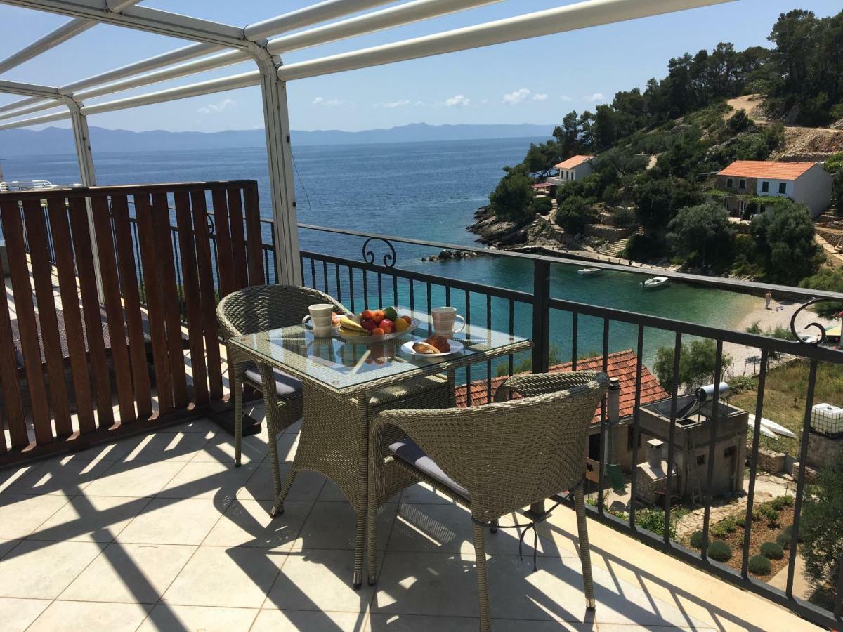 Paradise Apartments - Robinson Getaway Gdinj Екстериор снимка