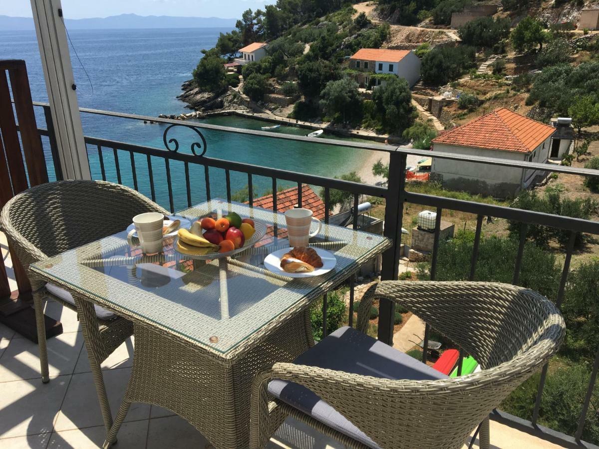 Paradise Apartments - Robinson Getaway Gdinj Екстериор снимка