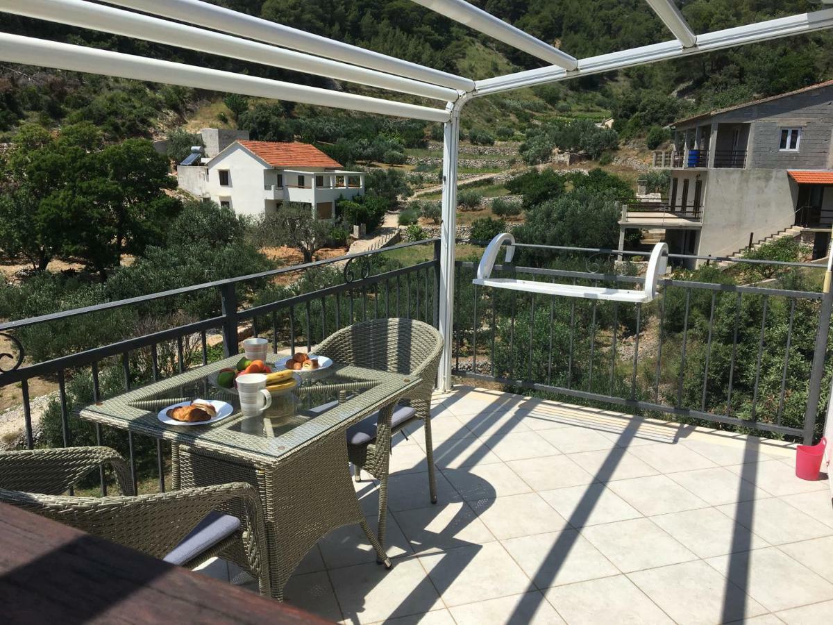 Paradise Apartments - Robinson Getaway Gdinj Екстериор снимка